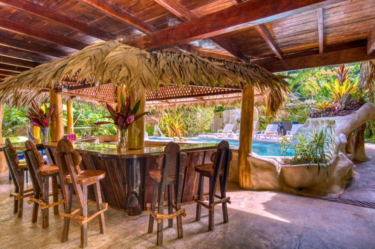 Caribe Town Bungalows Puerto Viejo de Talamanca Екстериор снимка