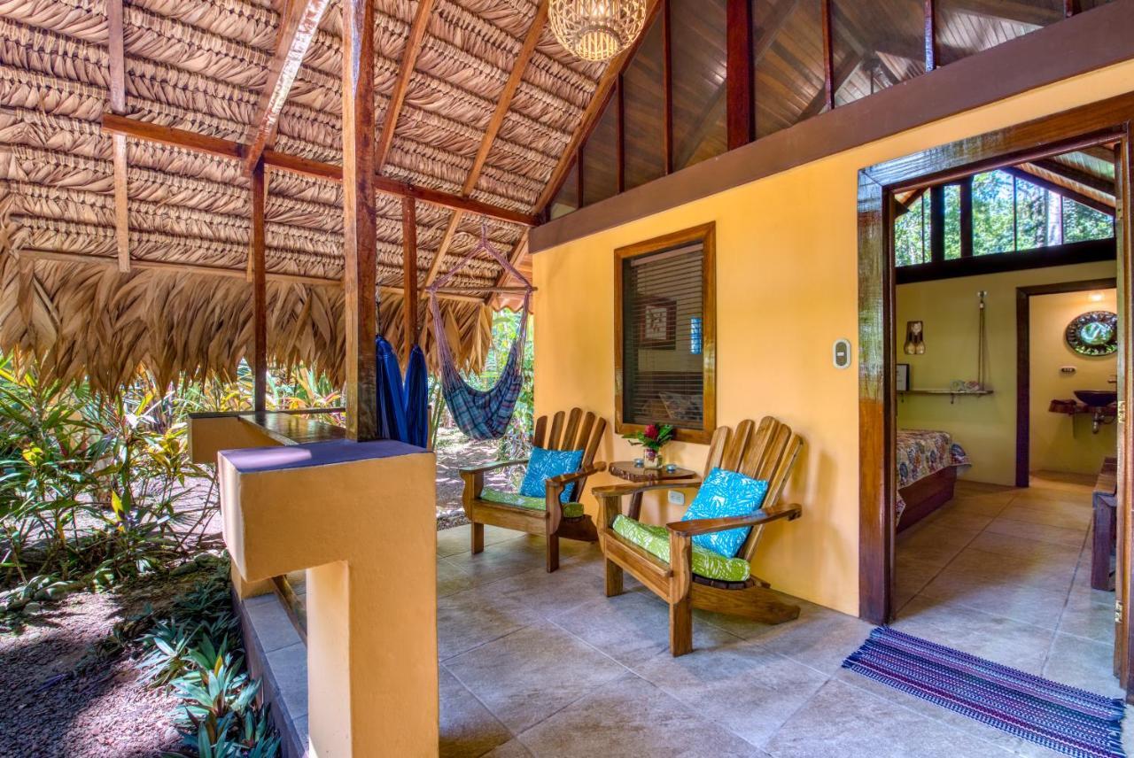 Caribe Town Bungalows Puerto Viejo de Talamanca Екстериор снимка